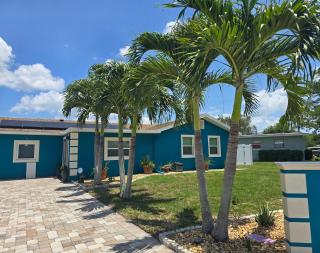 Heated Pool, Sleeps 8, 4bedroom - Cocoa - 0