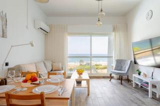 GW212 Gugel Waves Amazing Seaview Pool Apartments - Nahariyya - 0