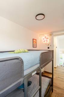 GW212 Gugel Waves Amazing Seaview Pool Apartments - 8