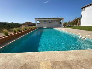 Masia Las Moreras autenticidad renovada 100 porcien a 10 minutos de Sitges en coche 12 huespedes Piscina Aire Aconc 6 Suites Apertura 15 Julio 2025 - Viladellops - 8