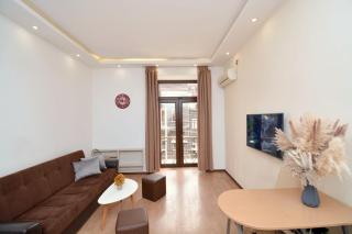 Apatrment with balcony on Nalbandyan street - Yerevan - 4