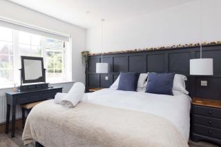 Coastal Retreat with Hot Tub Walk to Beach - West Wittering - 6