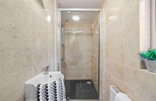 Boutique 1 Bed House City Center - Hot Tub - Parking - 9