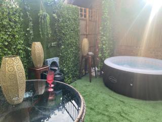 Boutique 1 Bed House City Center - Hot Tub - Parking - 2