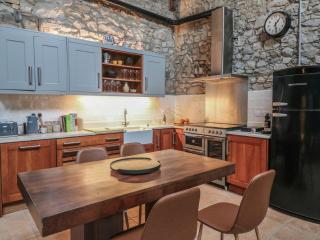 Woodville Lodge - - 3