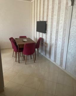 Apparemment très bien équipé et Très propre Dans un bon emplacement - Tanger - 0