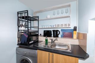 Glastonbury-FreeParking-ContactlessCheckIn-Sleeps2 - Glastonbury - 5