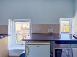 Glastonbury-FreeParking-ContactlessCheckIn-Sleeps2 - Glastonbury - 1