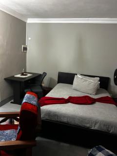 Cozy Garden Studio in Waterkloof Ridge - Pretoria - 0
