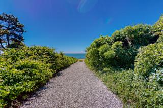 Shoreline Escape - 4