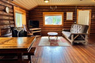 The Hunters Den - 8