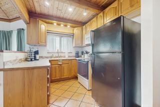 Crestview Cottage - Indianola - 2