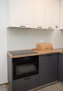 Modern 2-Bedroom Flat with Balcony in Azur Premium by Flat mаnаger - Saints Constantine and Helena - 3