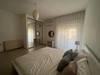 Newly refurbished 2-bedroom flat in a compound - Amman - 7