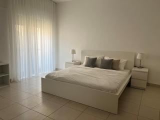 Newly refurbished 2-bedroom flat in a compound - Amman - 3