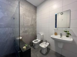 Newly refurbished 2-bedroom flat in a compound - Amman - 1