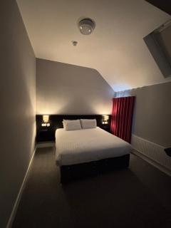 The Horseshoe Bar Townhouse Accommodation - Listowel - 3