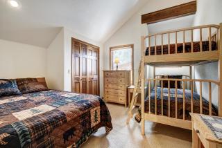 Four OClock Chalet by Ski Country Resorts - 3