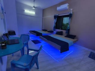 Krishna Garden and Resort - - 9