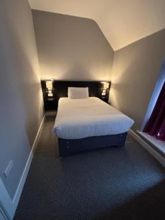 The Horseshoe Bar Townhouse Accommodation - Listowel - 6