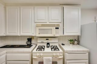 12 Mi to Dtwn LA Family Home with Private Sauna! - 1