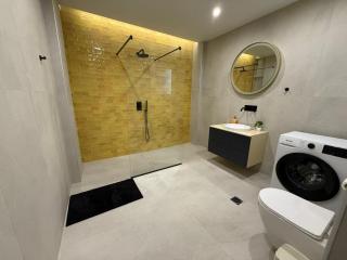 Modern Athenian Escape Walk to Metro & Acropolis - Atene - 5