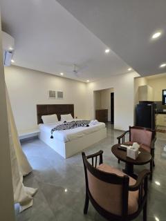 1BHK & Studio Apartment with Pool Candolim Luxfort - Candolim - 0