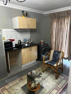Cozy Garden Studio in Waterkloof Ridge - Pretoria - 5
