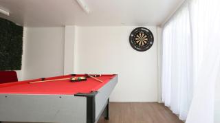 Modern 2 bed house in Enfield with private driveway parking - - 7