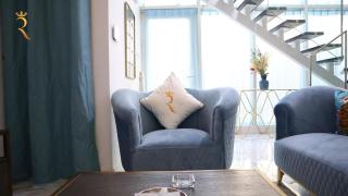 Masdar 2BR Apt Luxe Pool Comfy Near AUH - Abu Dhabi - 8