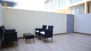 Masdar 2BR Apt Luxe Pool Comfy Near AUH - Abu Dhabi - 6