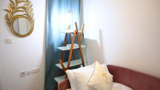 Masdar 2BR Apt Luxe Pool Comfy Near AUH - Abu Dhabi - 3