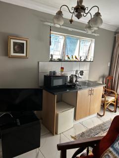 Garden Studio in Waterkloof Ridge - Pretoria - 4
