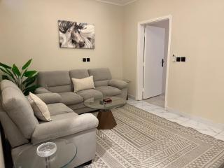 Modern 1BR, Cozy Living Room ,70 in TV, Self Check-In - Riad - 1