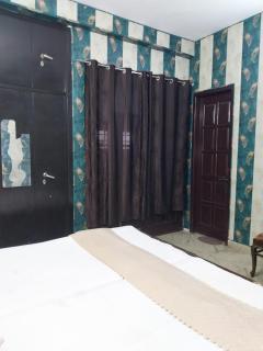 Hotel O Shubham Guest House - Gurgaon - 1