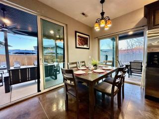 Exclusive Retreats Hideaway 3 King Suites Private Pool - Moab - 5
