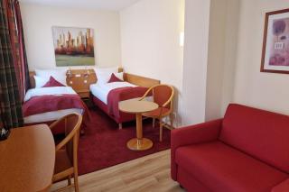 Garner Hotel Hamburg - Wandsbek Marktplatz by IHG - 1