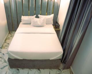 Mega Cloud Hotel And Suites - Suru Lere - 7