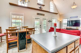 Tennessee River Retreat Multi-Level Deck and Views - 1