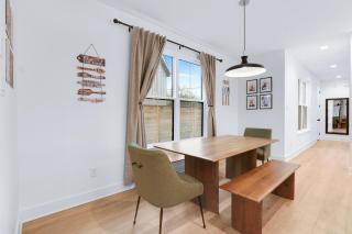 Chic Modern Farm Haus - Minutes to Everything - New Braunfels - 1
