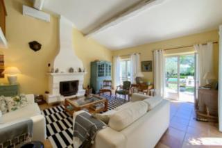 Villa with 5 Bedrooms and Private Pool - 2