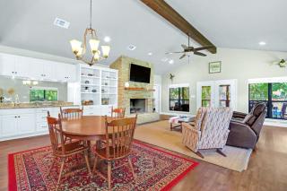 Beautiful Lakefront Cabin - Something For Everyone - New Braunfels - 7