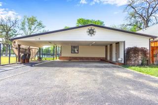 Beautiful and Relaxing Lakefront Getaway - New Braunfels - 2