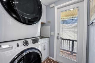 Amazing Lakefront Escape - A Stunner For Sleeps 14 - New Braunfels - 3