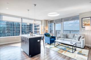 Luxury Apt with Balcony In Seaport - Boston - 3