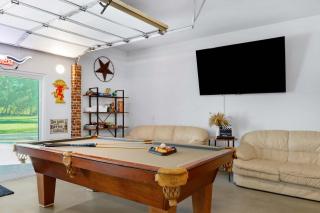 Spacious Retreat & Game Room - Sleeps 8 - New Braunfels - 2