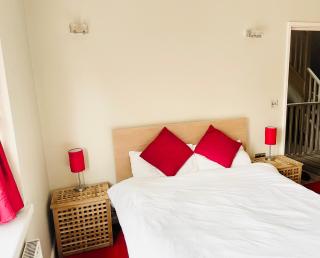 The Lakeside - Wanstead - 1