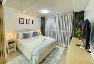 Uptown cozy condo near mitsukoshi mall - Manila - 0