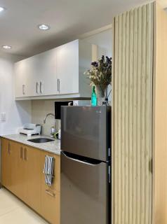 Uptown cozy condo near mitsukoshi mall - Manila - 5