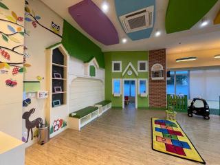 Uptown cozy condo near mitsukoshi mall - Manila - 2